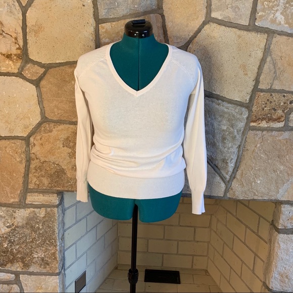 White Sweater V neck - Picture 1 of 2